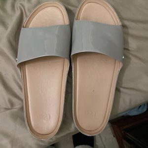 UGG slip on shoes size 8 EUC. Worn 3 times.